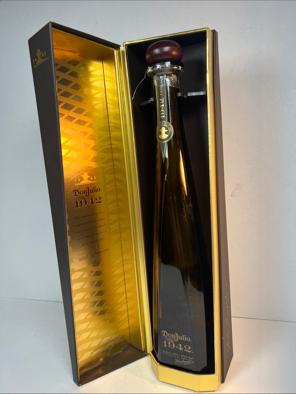 1942 Gold & Brown Decorative Bottle Gift Box